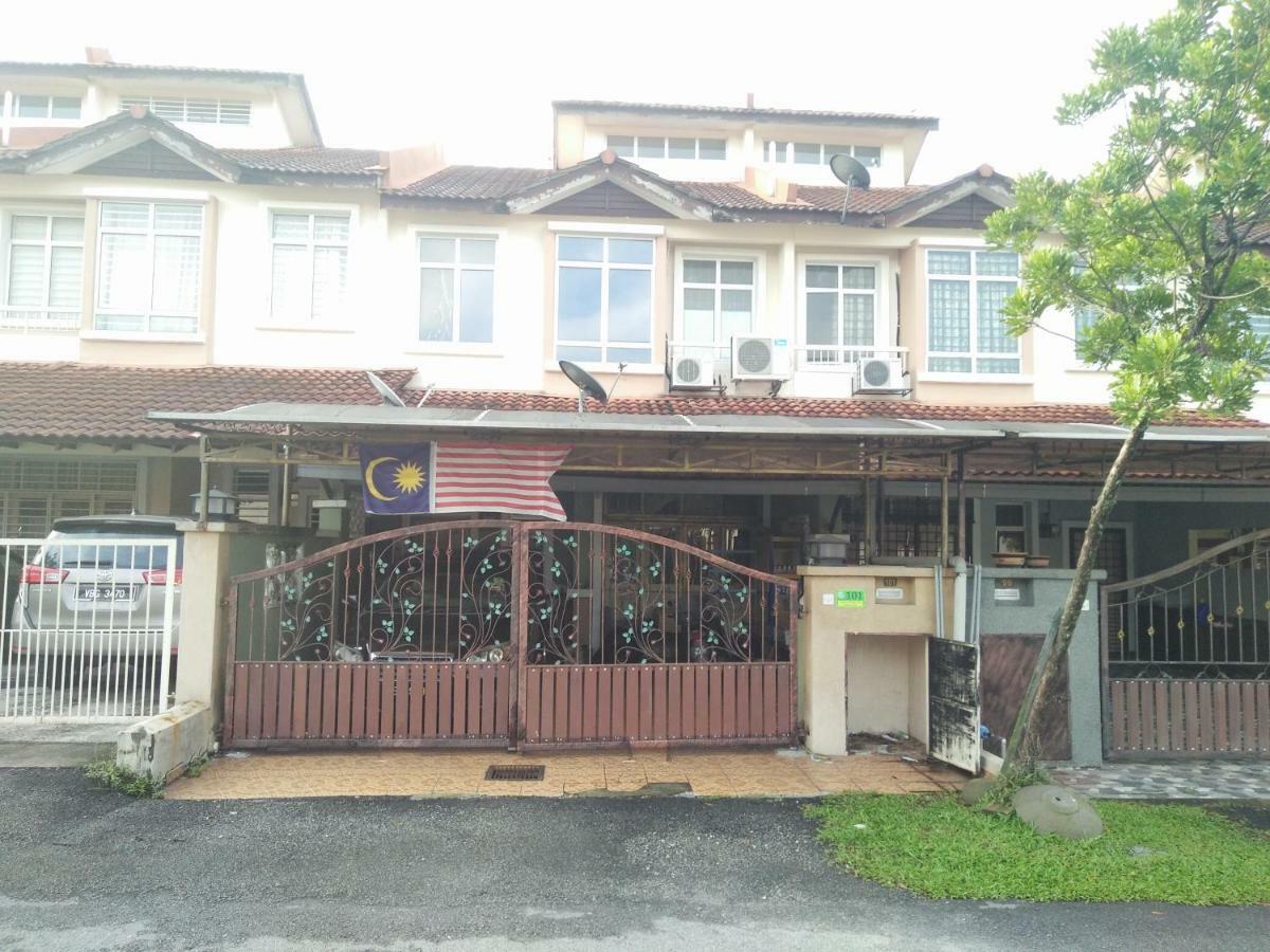 E&A Homestay Klia/ Sepang/ Nilai Extérieur photo