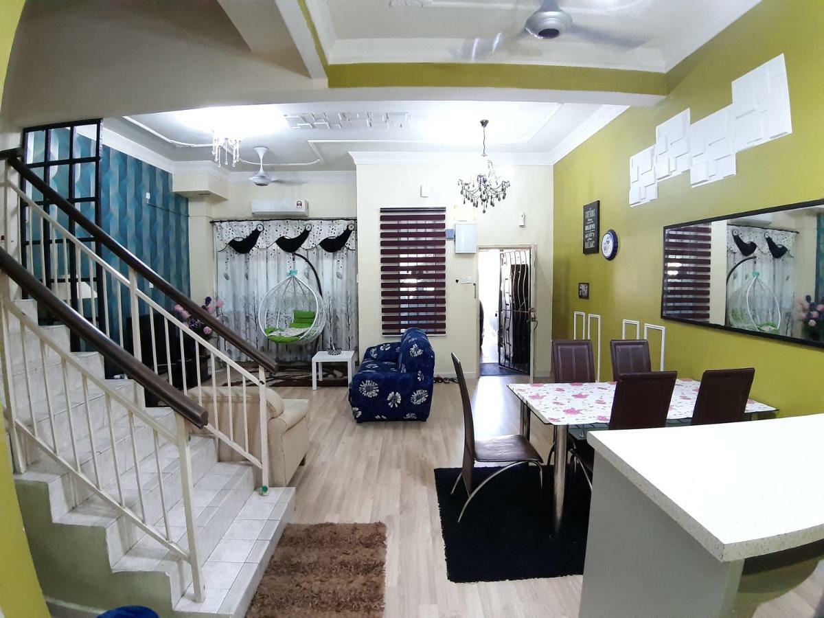 E&A Homestay Klia/ Sepang/ Nilai Extérieur photo