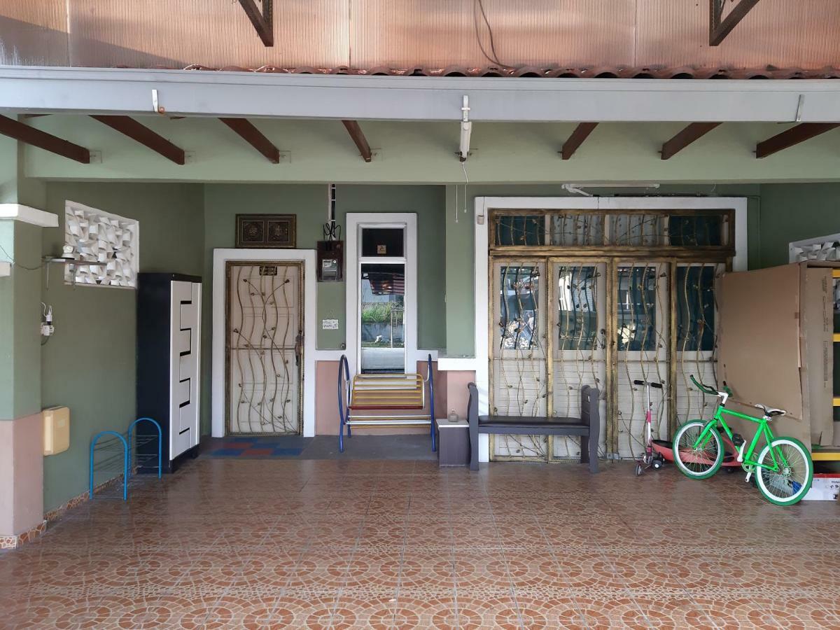 E&A Homestay Klia/ Sepang/ Nilai Extérieur photo
